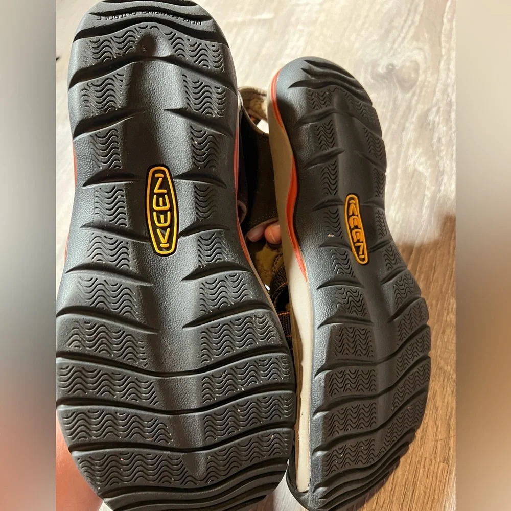 Keen Men Sandals- 10‎